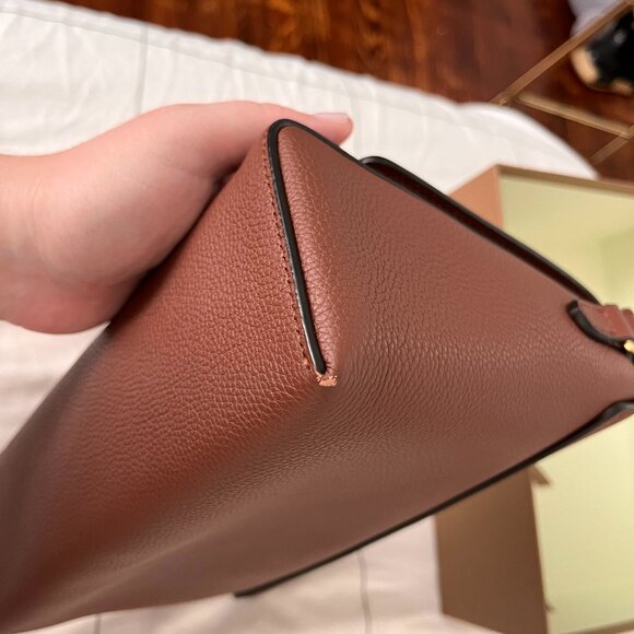 Burberry Note Medium Crossbody - Picture 5 of 11